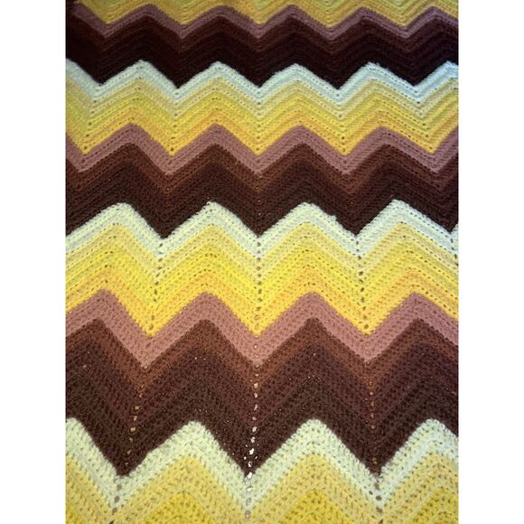 Vintage 70s Handmade Afghan. Brown, Pink, Yellow, White. Crochet. Nice! - Picture 2 of 2